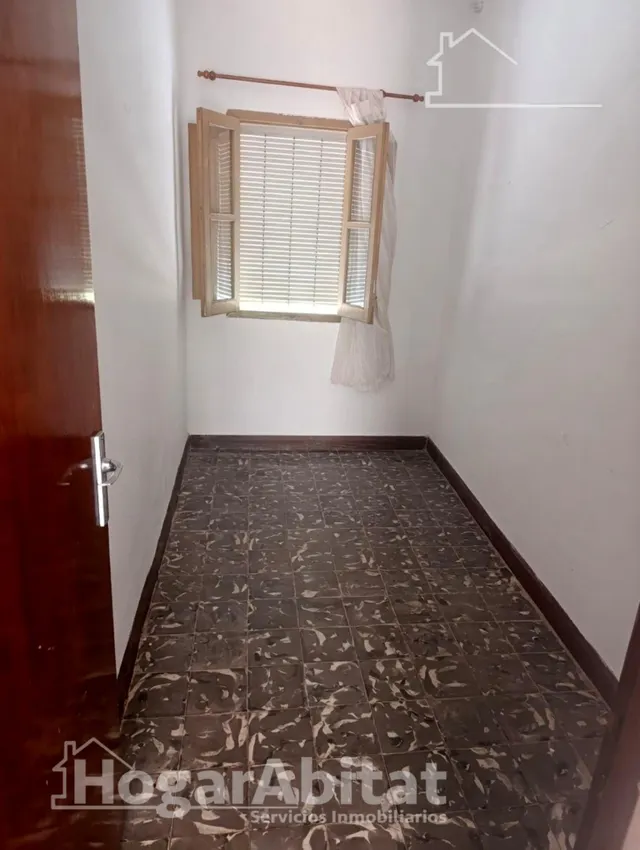ACOGEDORA CASA CON 4 DORMITORIOS Y VISTAS AL CASTILLO — 16