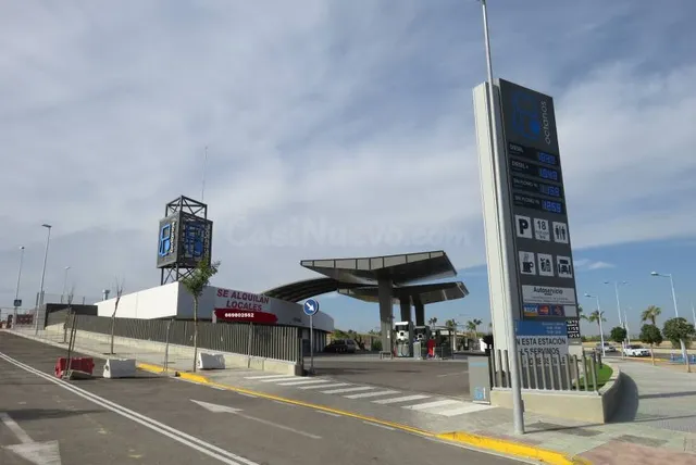 Local comercial 600m² en alquiler - El Arenal - La Pólvora