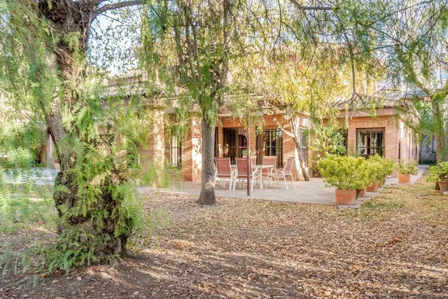 chalet independiente con la mejor parcela en la prestigiosa  urbanización de el serrallo — 26