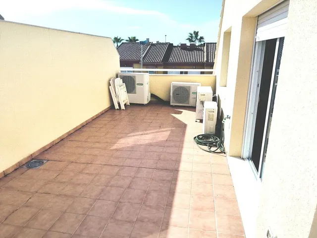 Duplex de 5 dormitorios y sotano privado — 36
