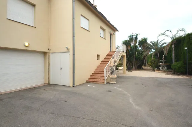 SE VENDE MAGNIFICA VILLA EN LA NUCIA — 44