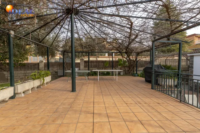 Vivienda Exclusiva en Urbanización Viñas del Rey – Otura — 45