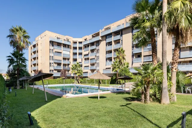 ¡Espectacular Ático Reformado con Gran Terraza, Vistas Despe - foto 2