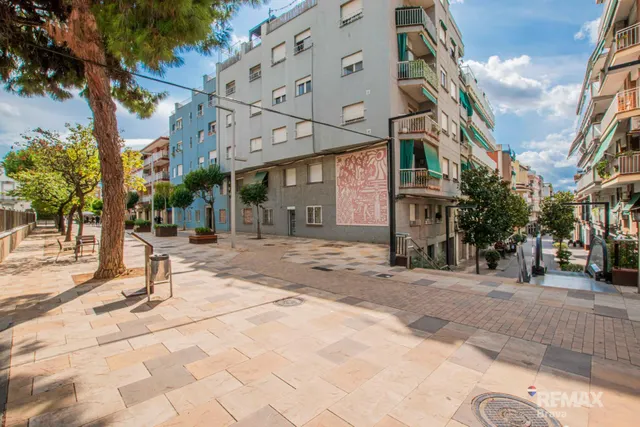SJDPK01JM - Sant Joan Despí | Invierte en comodidad, seguridad y ubicación! Plaza de aparcamiento a solo 1 minuto de la estación de RENFE — 24