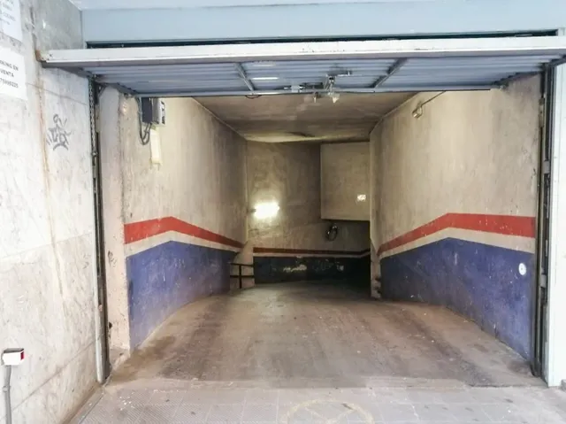 PLAZA DOBLE DE PARKING EN TRINITAT VELLA- BARCELONA — 7
