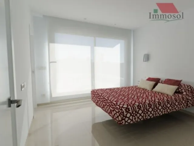 MAGNÍFICA VILLA EN LA MARINA, A PIE DE PLAYA — 10
