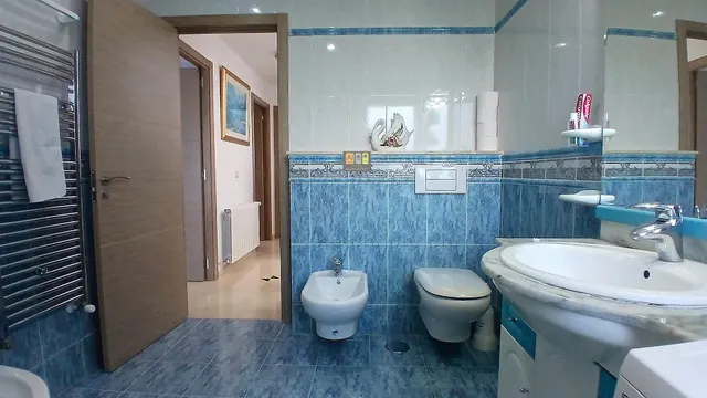 IMPRESIONANTE CHALET EN ALFAS DEL PI — 36