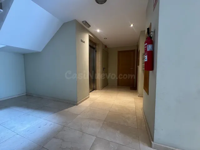 ESPACIO, LUZ Y VISTAS A PONTEVEDRA DESDE LA PLANTA MÁS ALTA. — 27