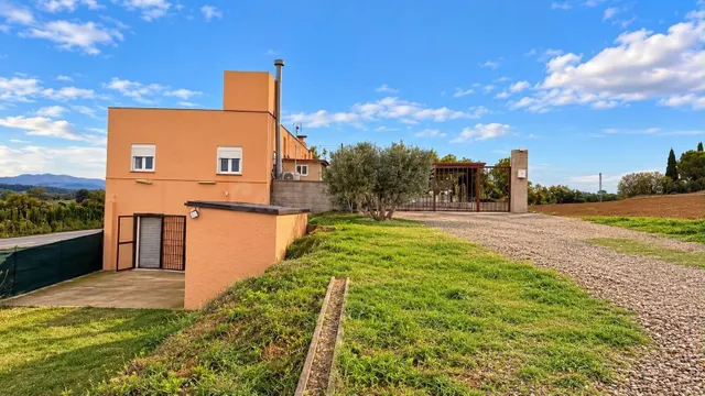 CASA CON JARDÍN Y PISCINA EN LA PERA – VIVIENDA Y NEGOCIO EN - foto 2
