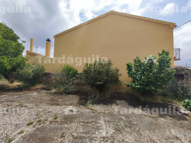 PRECIOSA Y AMPLIA CASA DE PIEDRA EN SAN MUÑOZ. — 35