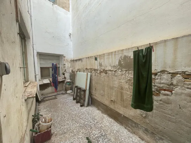 Amplia casa de 7 habitaciones para reformar en Rojales – 210 m2 — 33