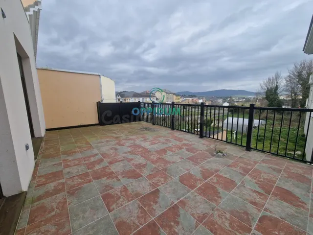En venta vivienda unifamiliar ADOSADA en Barreiros, Lugo - foto 4