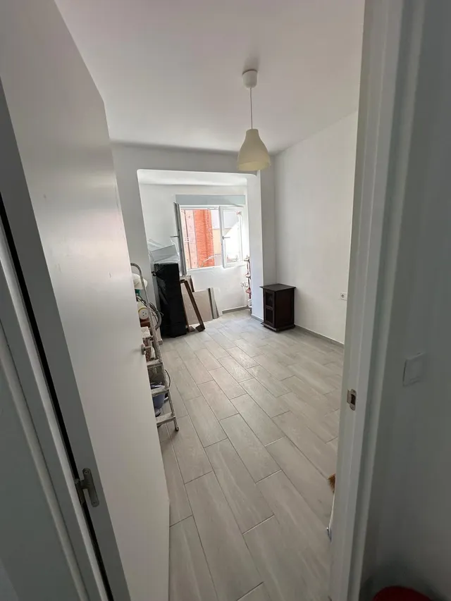 SE VENDE PISO / BUENA ZONA / REFORMADO / A 5 MINUTOS DEL CENTRO / SIN ASCENSOR — 12
