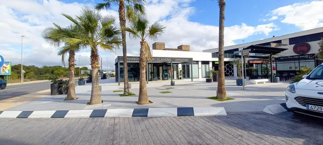 Se alquila por largo tiempo plazas de parking ( garaje ) en lomas de cabo roig ( orihuela costa) — 19