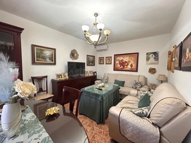 ¡CASA PARA ENTRAR A VIVIR CON TERRENO DE 1100M2! - foto 2