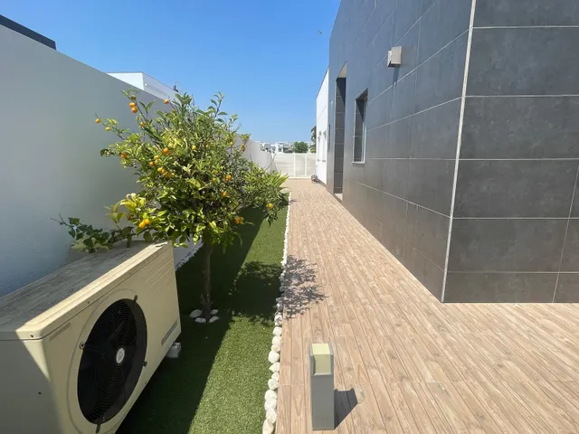 Excepcional Villa en Pilar de la Horadada: Lujosa Villa de una Planta con Licencia Turística — 19