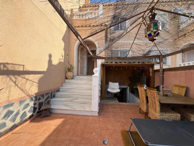 Bungalow de 3 dormitorios y 2 Baños con 2 Terrazas y Piscina en Gran Alacant. — 40