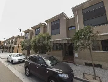 Se vende casa adosada OKUPA en Calle Gudel Marti G. Nº 38 Za - foto 2