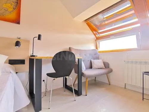 Ático exclusivo reformado con 3 suites, garaje y trastero - foto 3