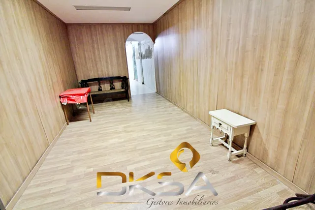Casa para reformar con 4m de fachada en el centro de Castell - foto 2