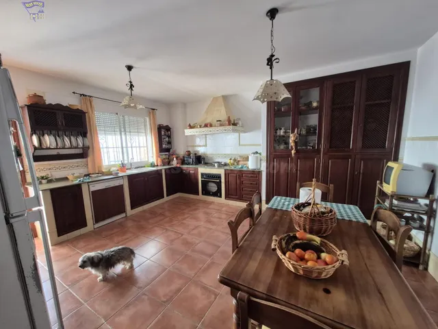 SE VENDE CASA INDEPENDIENTE EN ZONA DEL PORTICHUELO - foto 3