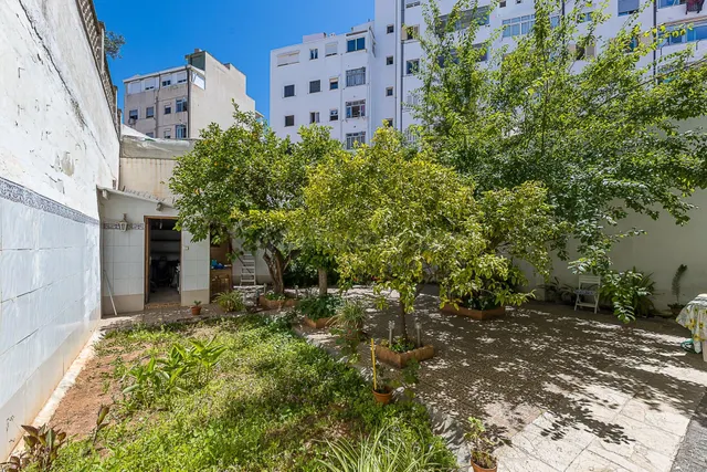 Edificio en Pedro Garau con local comercial, garaje y terraz - foto 2