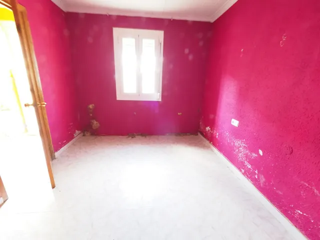 SE VENDE CASA ADOSADA EN NAVARCLES — 24