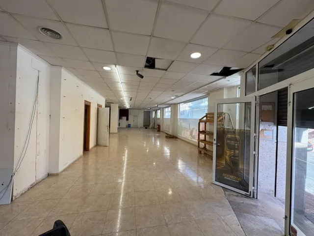Local comercial 496m² en venta - Playa del Cura — 12