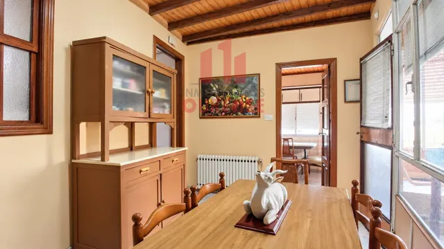 Casa de tres plantas con terraza y garaje amplio cerca del pazo de bentraces — 20