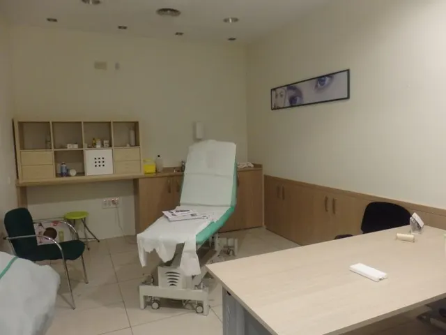 Local comercial en Fernando Remacha — 16
