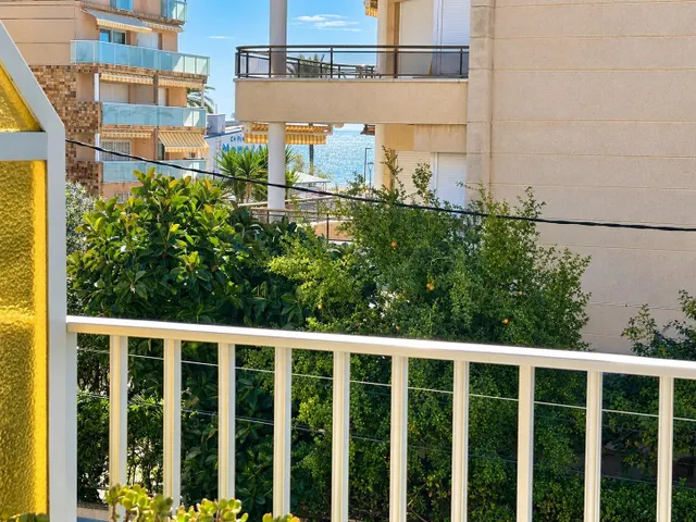 PISO CON TERRAZA Y VISTAS AL MAR A SOLO 100 METROS DE LA PLAYA !!! — 7