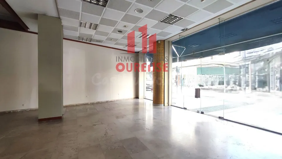ESPECTACULAR LOCAL COMERCIAL EN EL CENTRO DE OURENSE.