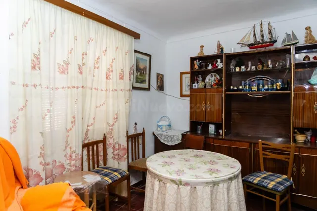 Casa tradicional de cuatro dormitorios en Íllora, Granada — 2