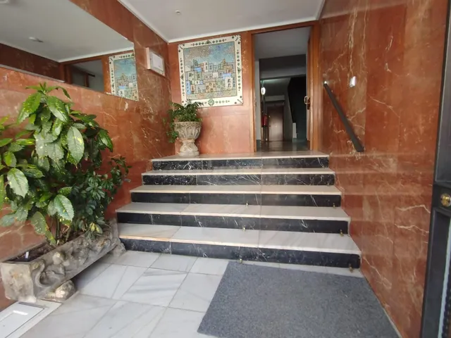 Piso en venta en Madrid – 5ª planta con ascensor, 76 m2 para - foto 2