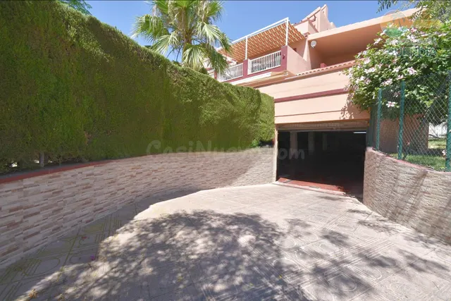 Plaza de garaje en residencial bahia real - el alamillo — 2