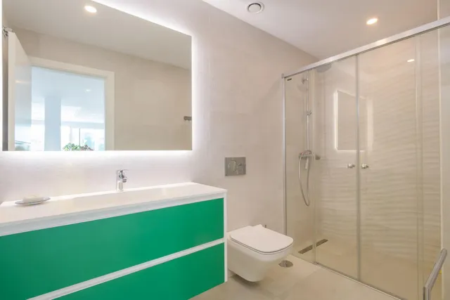 Impresionante vivienda de lujo en Benalmádena con vistas infinitas al Mediterráneo — 27