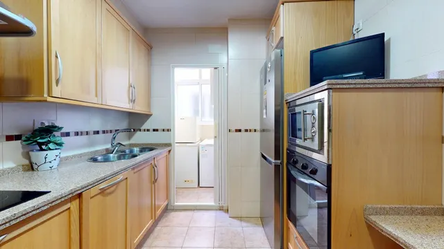Amplio piso de 141 m2 con cochera y trastero en calle Gonzalo Ximénez de Quesada — 18