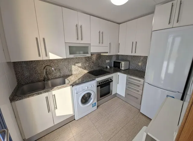 Apartamento todo exterior con parking y trastero. — 17