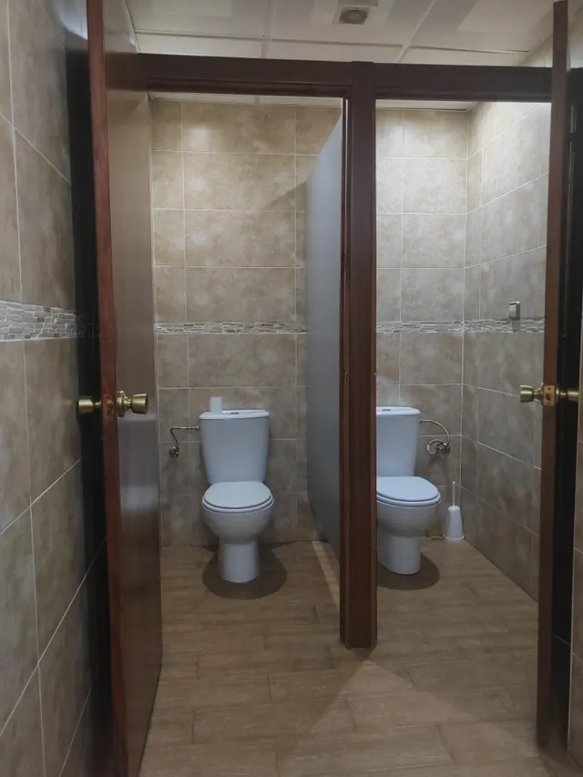 Amplio Local Comercial Reformado en Gran Eje de Jaén - Ideal para Tu Negocio — 11