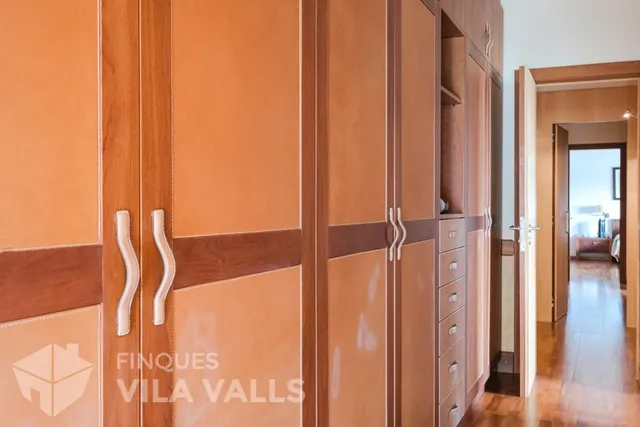 Villa de lujo con piscinas y finca de 6 ha en Sant Feliu de Codines — 36