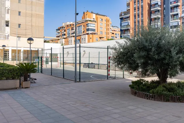 VIVIENDA CON PISCINA, PLAZA DE GARAJE Y TRASTERO — 49