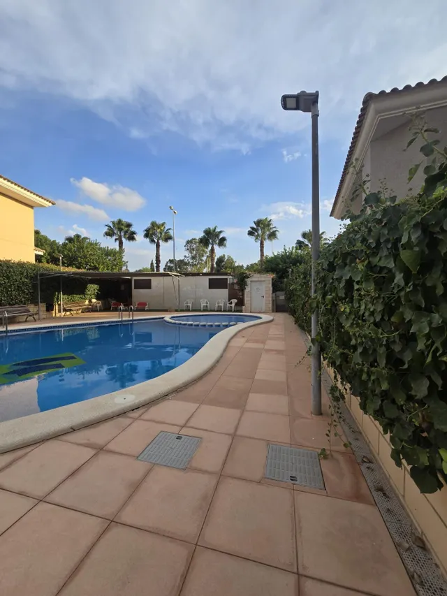 DUPLEX ADOSADO EN ALTORREAL — 40
