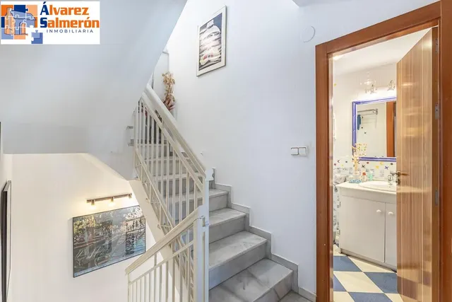 CASA PAREADA EN LA ZUBIA CON PISCINA, ZONA DE BARBACOA Y JARDÍN — 31