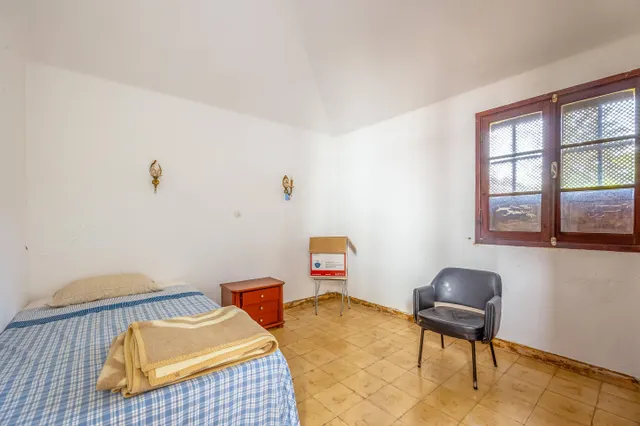 Casa con encanto en tafira, amplia parcela y construcciones auxiliares — 40