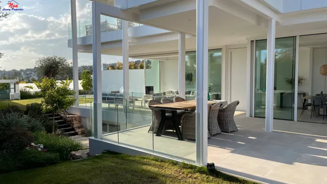 Espectacular Villa en venta con vistas al mar y montaña en M - foto 2