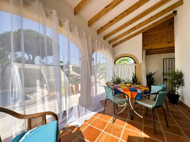EXQUISITO CHALET A UN PASO DE LA PLAYA Y EL CASCO URBANO — 7