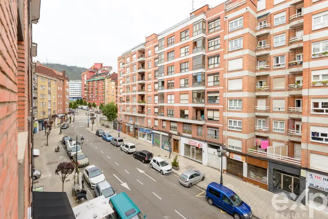 Piso de 3 habitaciones en Oviedo – cocina independiente y excelente potencial — 30