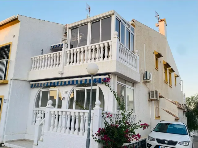 Apartamento de 2 dormitorios con terraza y piscina en El Edén, Guardamar del Segura — 18