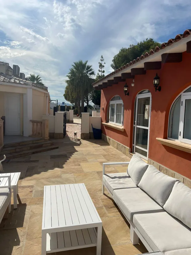 Impresionante chalet con casa invitados y cuadra privada más piscina — 13