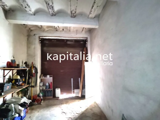 EDIFICIO Y SOLAR A LA VENTA EN ONTINYENT UBICADO EN LA ZONA DEL LLOMBO. — 6